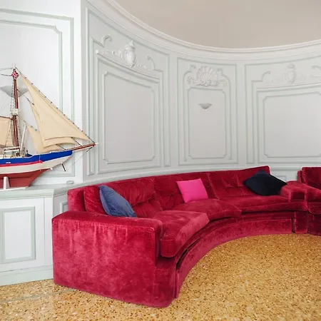 Le Royal Res. Negresco Five Stars House * Niza